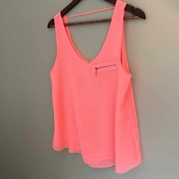 Super light and flowy tank top - Picture 3 of 4